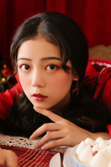 美女主持